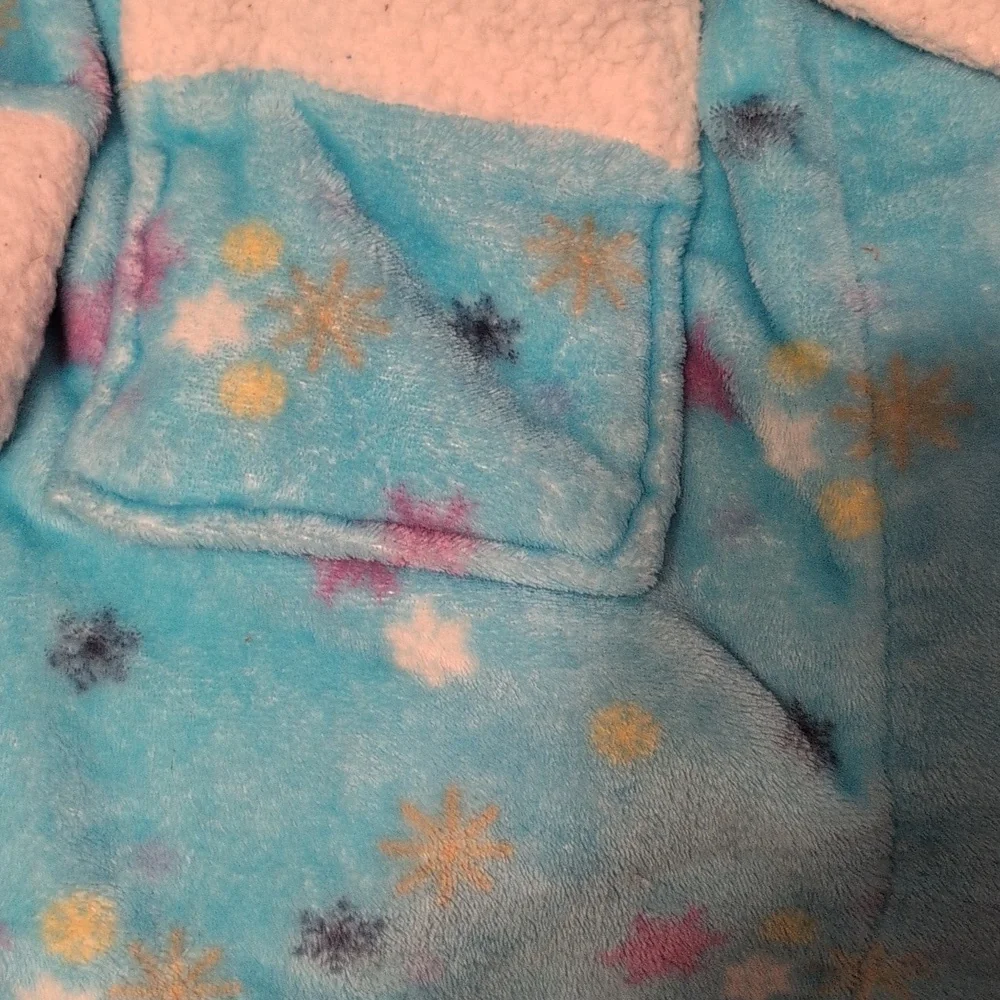 Cozy Blue Star Patterned Robe - Picture 2 of 3
